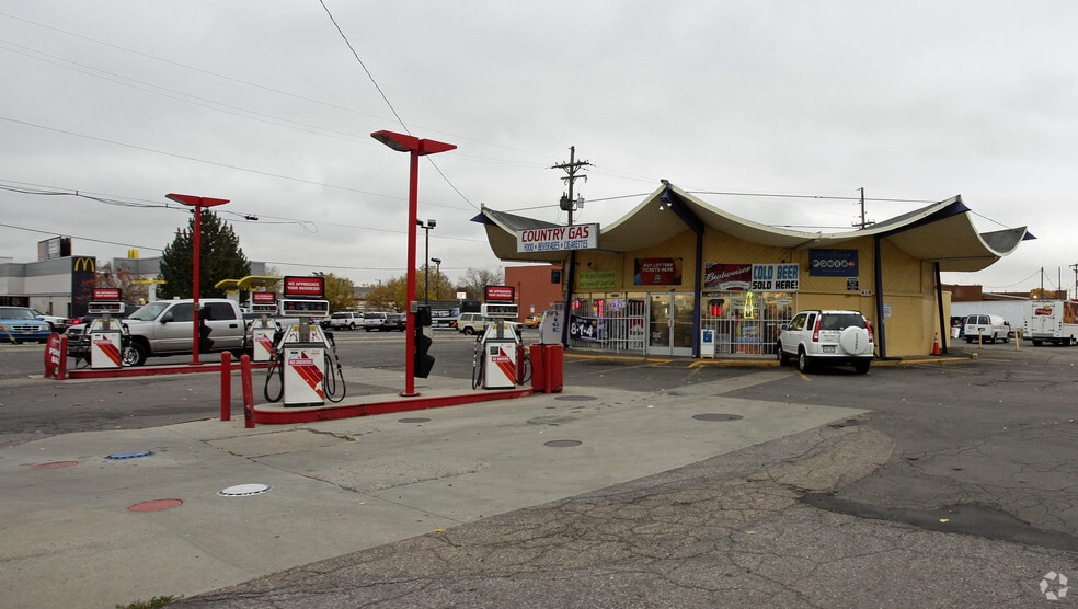 More Photos Of 1901-2099 S Federal Blvd, Denver Unknown For Lease