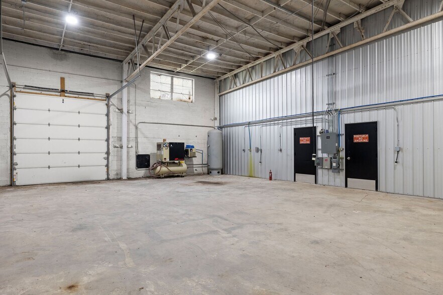 More Photos Of 1080 S Beckett St, Columbia Warehouse For Sale