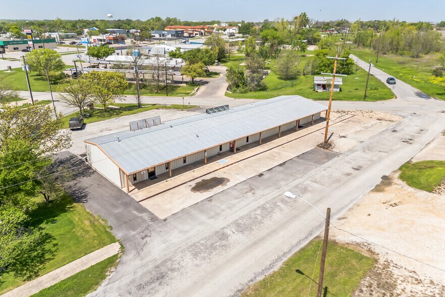 More Photos Of 1611 Old Granger Rd, Taylor Office For Lease