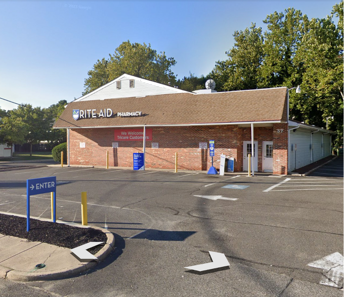 More Photos Of 37 Juliustown Rd, Browns Mills Drugstore For Lease