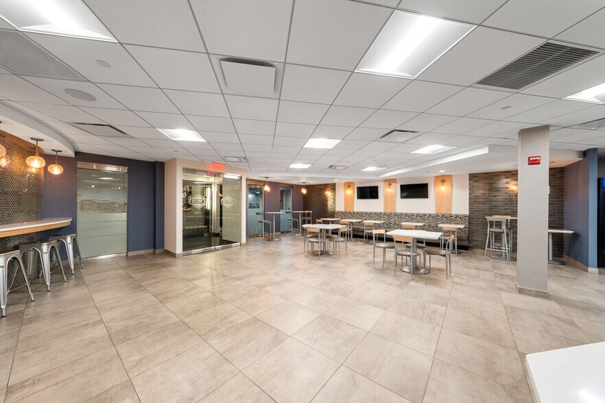 More Photos Of 35 Pinelawn Rd, Melville Office Residential For Lease