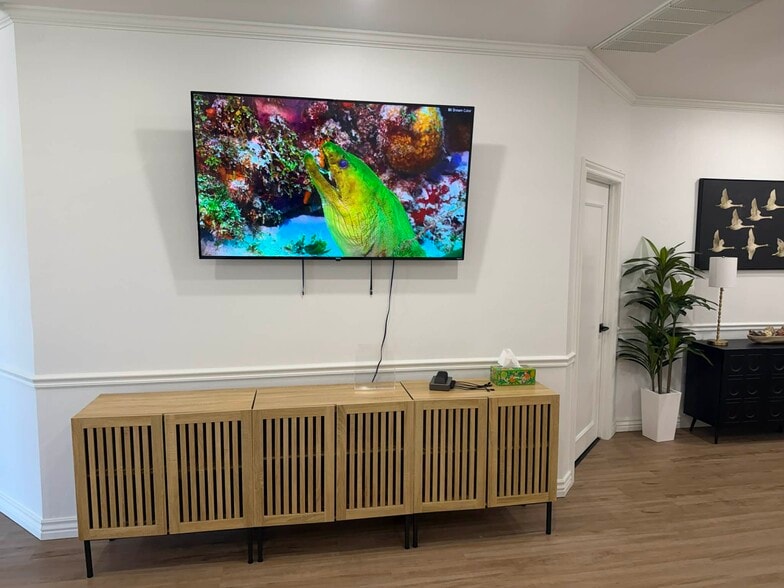 More Photos Of 817 Irish Ln, Edmond Office For Lease