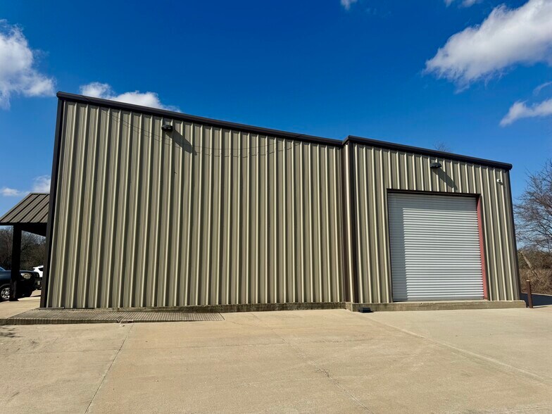 More Photos Of 5552 Raymond Stotzer Pky, College Station Warehouse For Lease