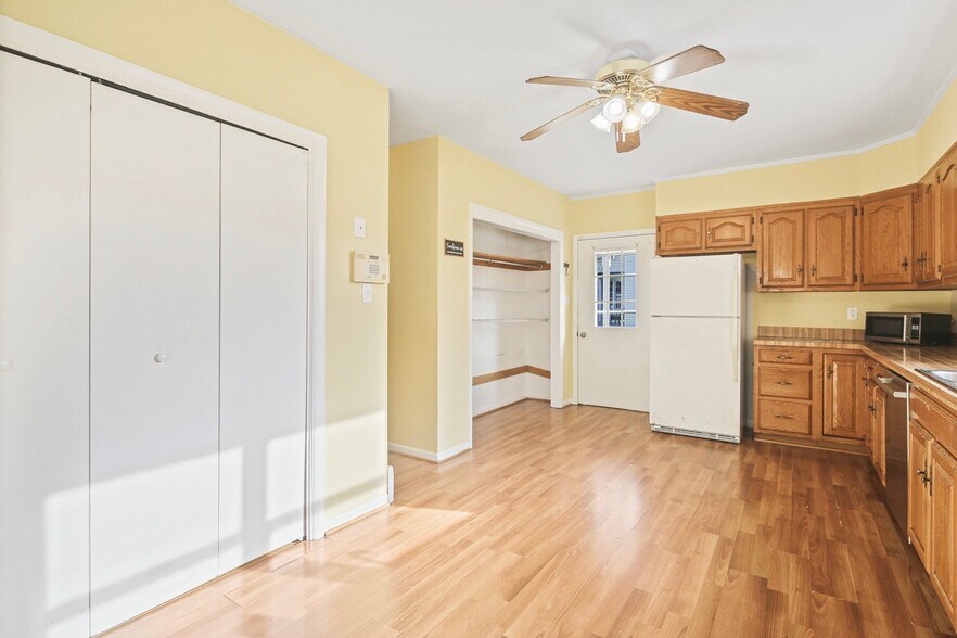 More Photos Of 122 E Main St, Stevensville Office For Sale