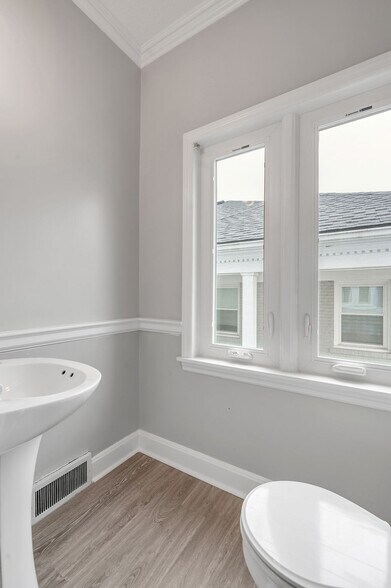 More Photos Of 454 Big Hill Ave, Richmond Office Residential For Sale