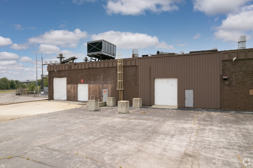 More Photos Of 1300 Morrical Blvd, Findlay Manufacturing For Lease