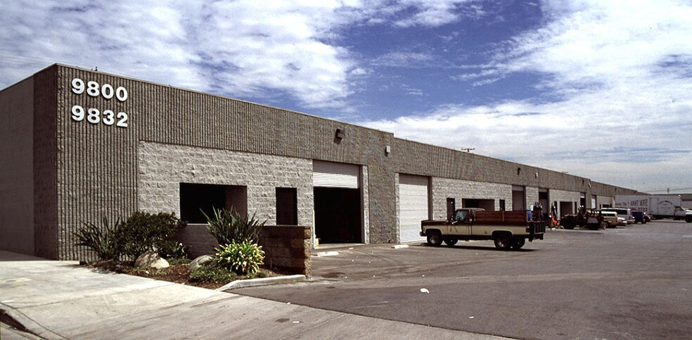 More Photos Of 9800-9864 Glenoaks Blvd, Sun Valley Flex For Sale