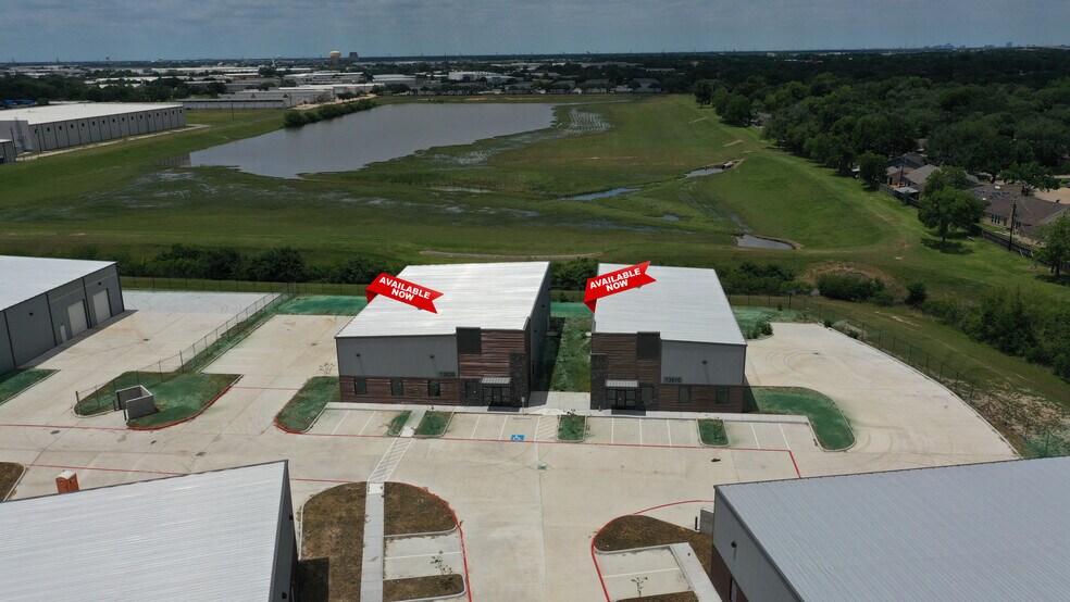 More Photos Of 13600 S Gessner Rd, Missouri City Warehouse For Sale