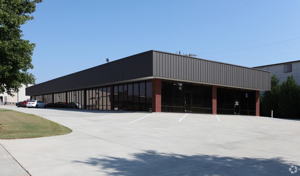 Primary Photo Of 101-115 Pine Grove Rd, Locust Grove Light Manufacturing For Lease