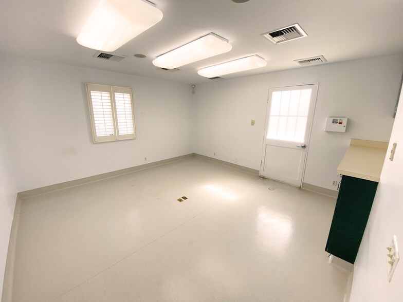 More Photos Of 230 W Pueblo St, Santa Barbara Medical For Sale