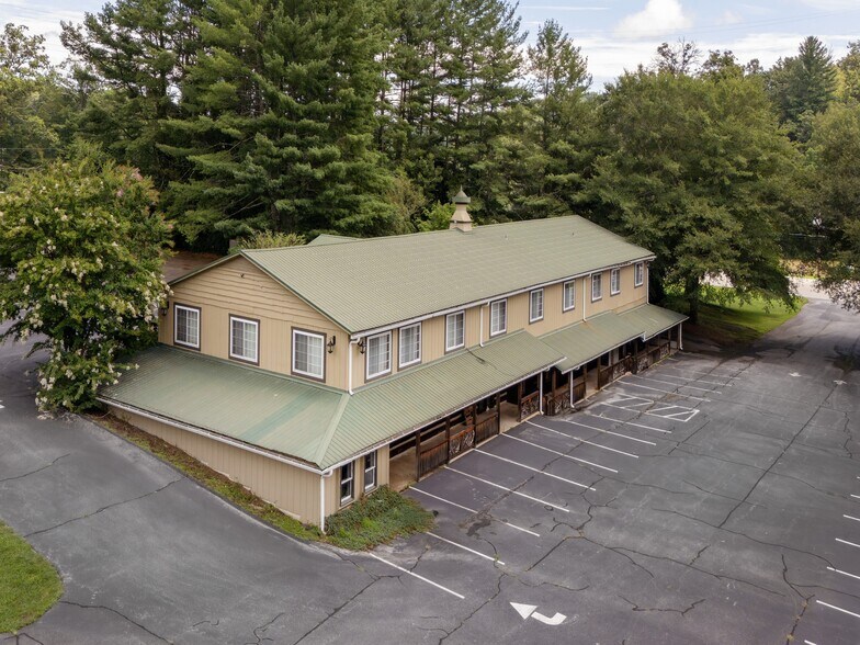 More Photos Of 8826 Boylston Hwy, Mills River Flex For Sale