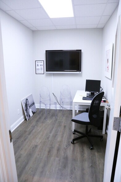 More Photos Of 1025 Sam Rittenberg Blvd, Charleston Office For Lease