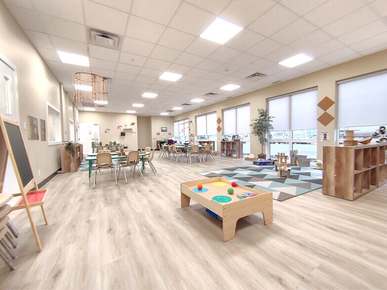 More Photos Of 10882 98 St NW, Edmonton Apartments For Sale