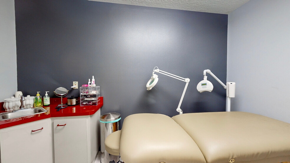 More Photos Of 1430 Morin St, Eustis Freestanding For Sale