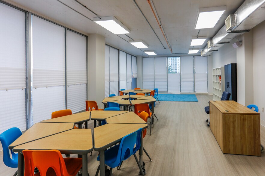 More Photos Of 1720 Harrison St, Hollywood Office Residential For Sale