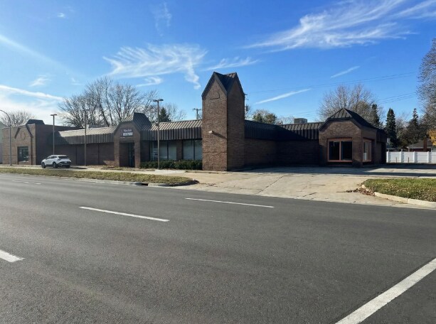 Primary Photo Of 1216 S Gratiot Ave, Mount Clemens General Retail For Lease