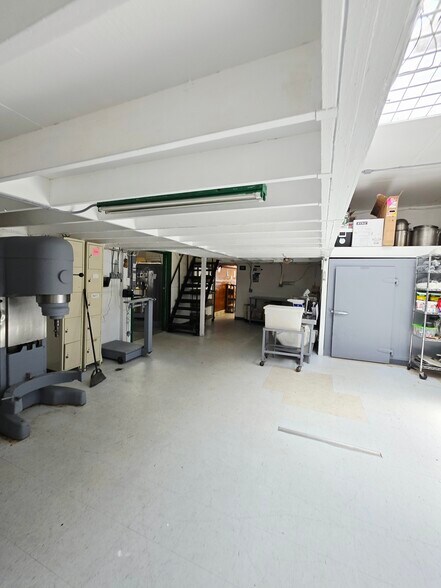 More Photos Of 600 Meta St, Oxnard Freestanding For Sale