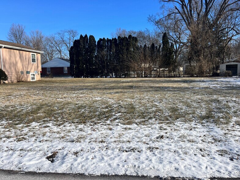 More Photos Of 260 Calumet St, Oswego Office For Sale
