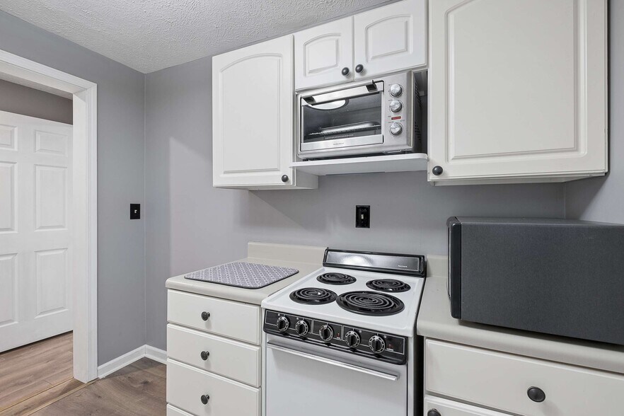 More Photos Of 2818 Azalea Pl, Nashville Office Residential For Sale
