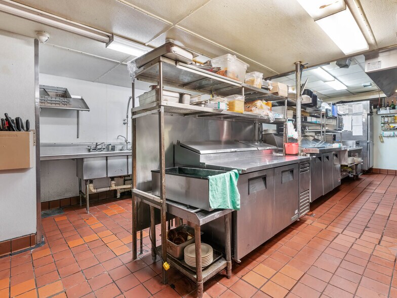 More Photos Of 176 Columbus Ave, Pawtucket General Retail For Sale