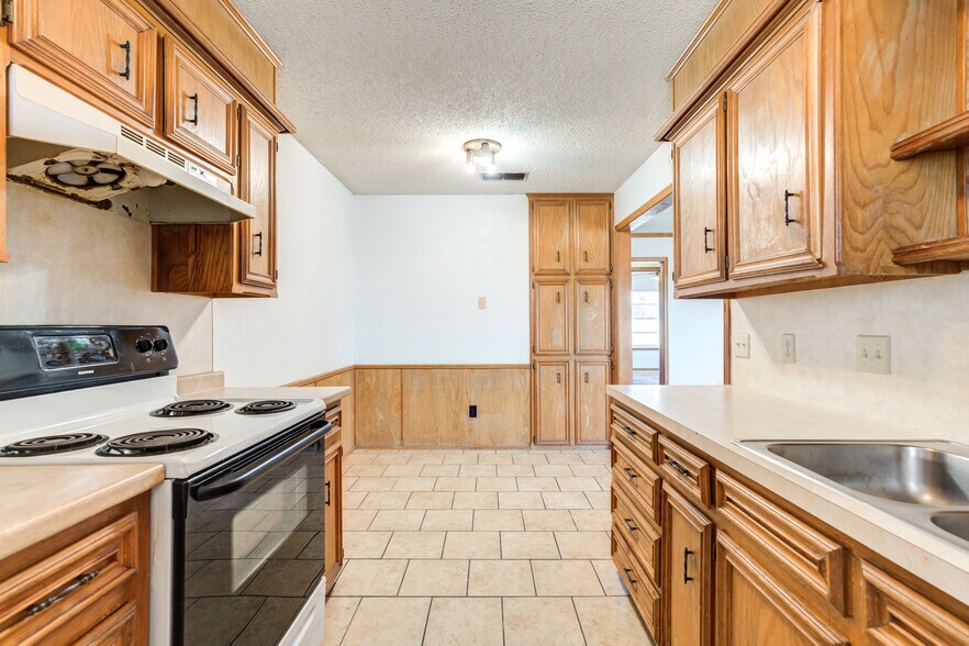 More Photos Of 7405 Waco Ave, Lubbock Apartments For Sale