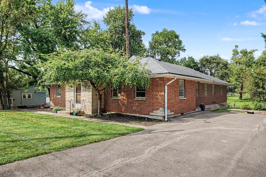 More Photos Of 1599 N Central Dr, Beavercreek Office For Sale