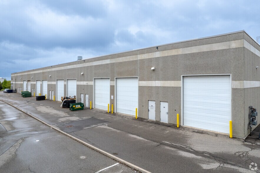 More Photos Of 411 Four Valley Dr, Vaughan Light Manufacturing For Lease