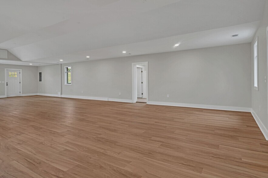 More Photos Of 709 Hart Ln, Nashville Office For Sale