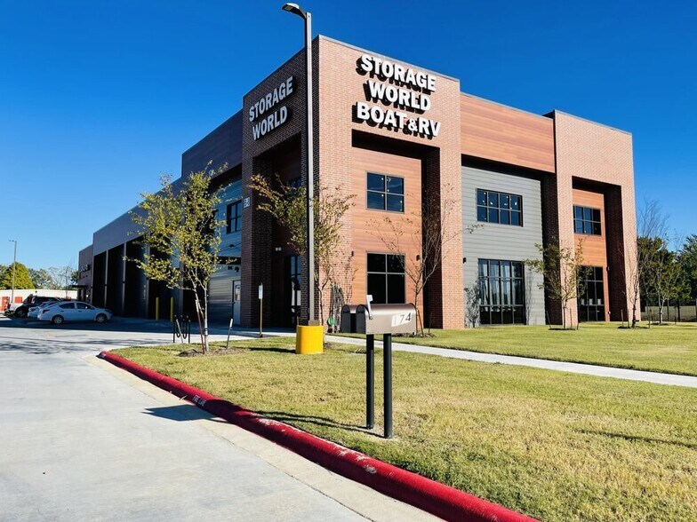 More Photos Of 174 W Stave Mill Rd, Rogers Self Storage For Lease