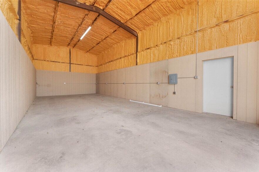 More Photos Of 11900 FM 1392, Terrell Warehouse For Lease