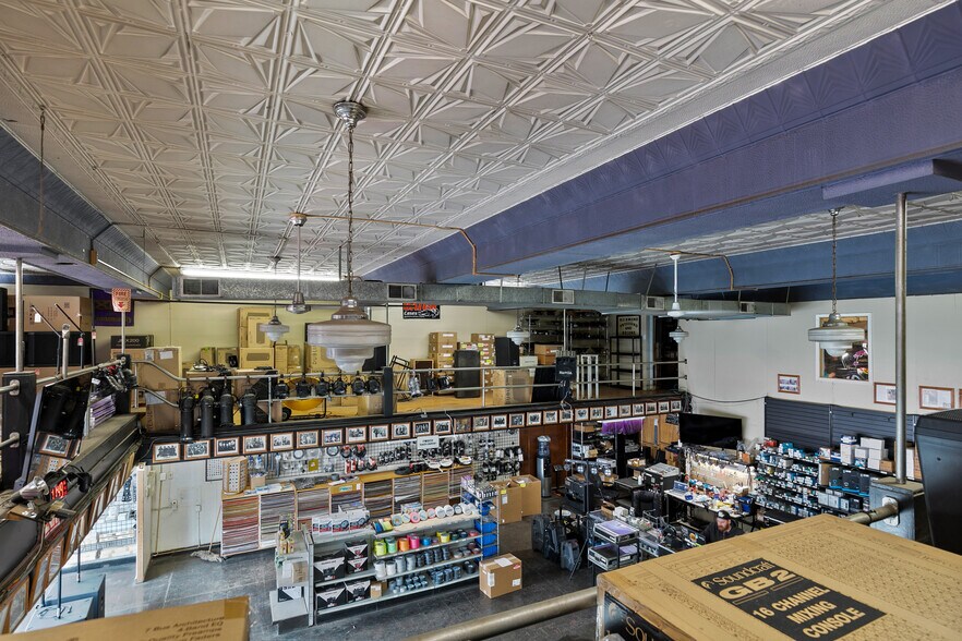 More Photos Of 310 W Broad St, Richmond Storefront For Sale