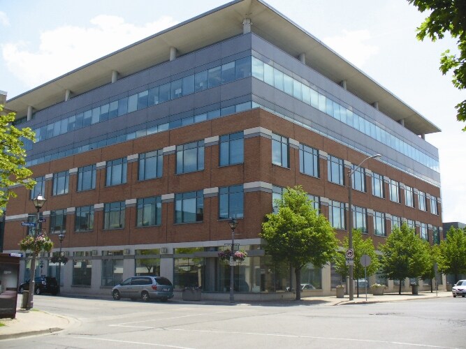 More Photos Of 4342 Queen St, Niagara Falls Office For Sale