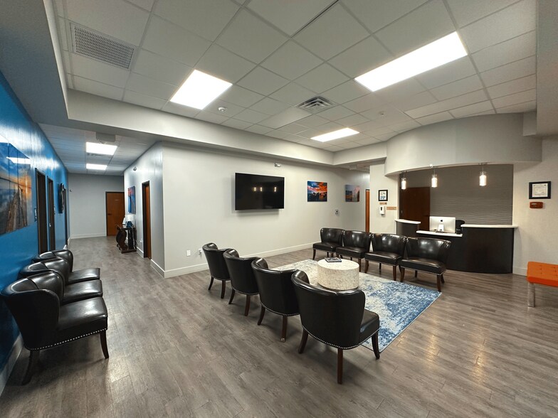 More Photos Of 5522 Lone Star Pky, San Antonio Medical For Lease