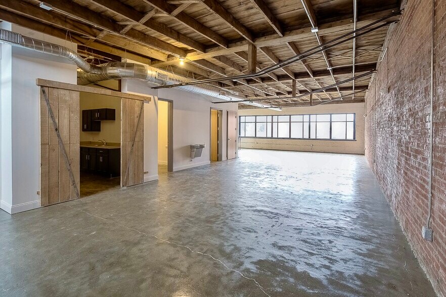 More Photos Of 1815 Mcgee St, Kansas City Storefront Retail Office For Sale