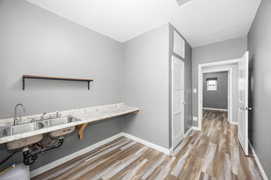 More Photos Of 9511 Las Tunas Dr, Temple City Medical For Sale