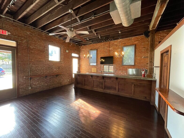 More Photos Of 1602-1608 Walnut St, Jacksonville Restaurant For Sale