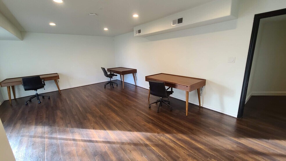 More Photos Of 23122 Valley Ranch Pky, Porter Coworking Space