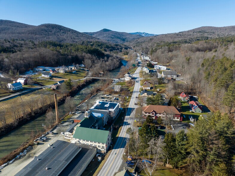 More Photos Of 7392 US-4, Woodstock Police Fire Station For Sale