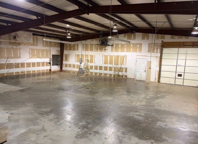 More Photos Of 1410 Indian Trail Lilburn Rd, Norcross Industrial For Sale