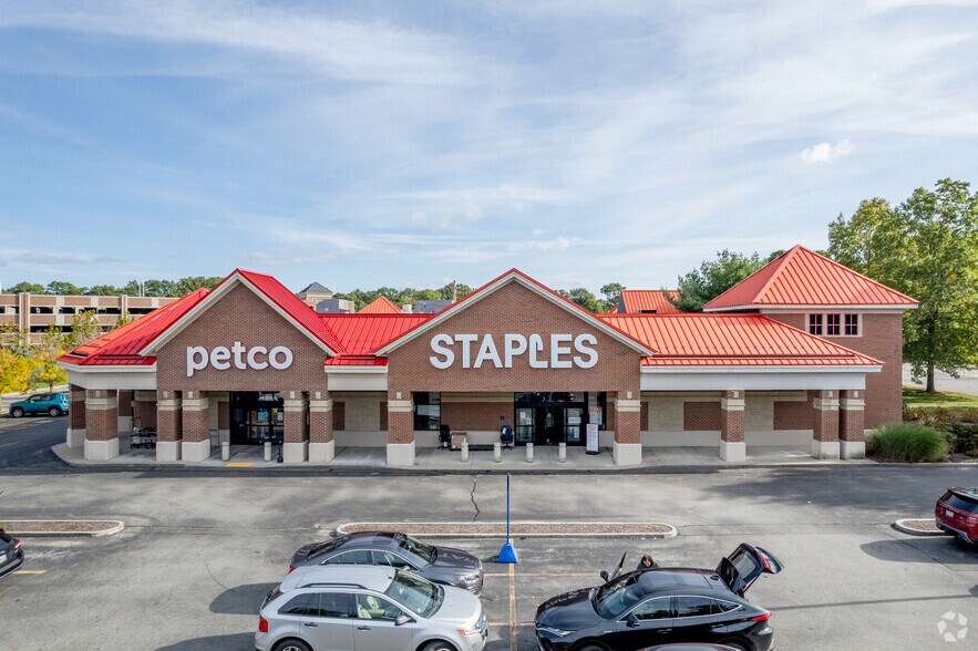 More Photos Of 1007 Ten Rod Rd, North Kingstown Freestanding For Lease