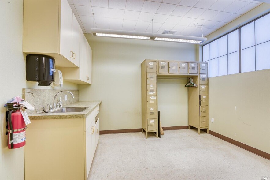 More Photos Of 3720 Main St, Kelseyville Drugstore For Sale