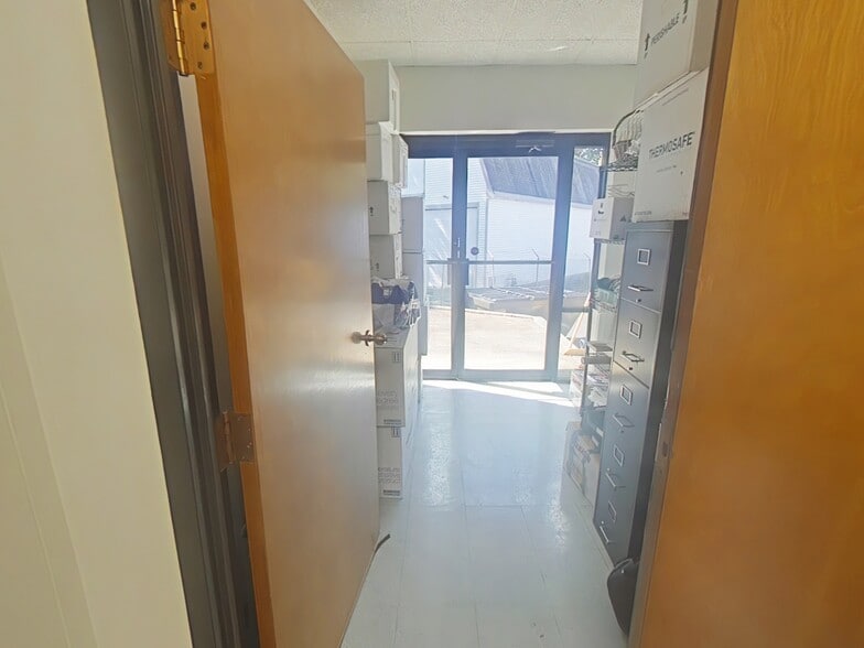 More Photos Of 100 Crescent Rd, Needham Office For Lease