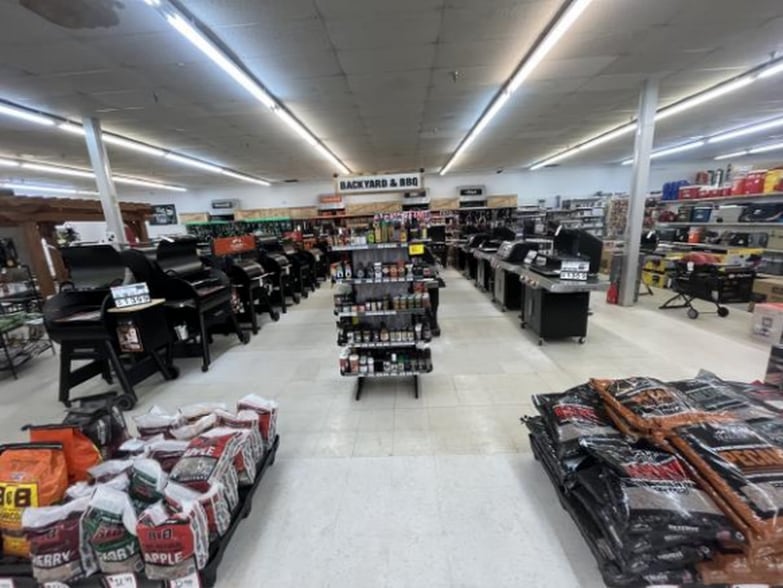 More Photos Of 1350 W Main St, Sterling Freestanding For Sale