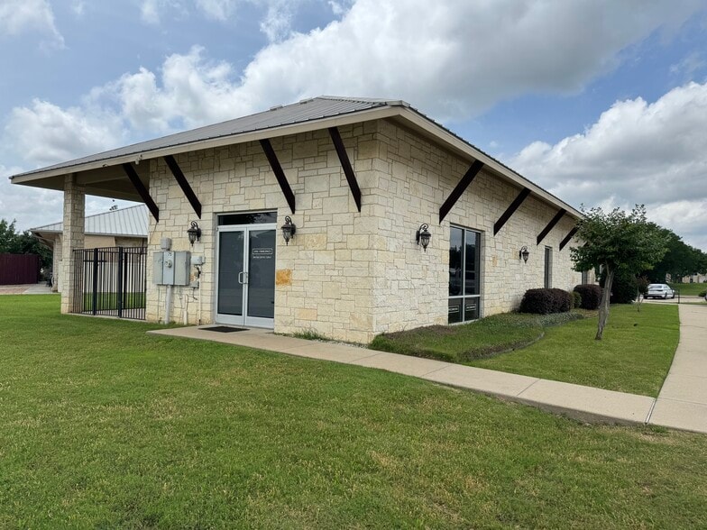 More Photos Of 753 Mid Cities Blvd, North Richland Hills Office For Sale