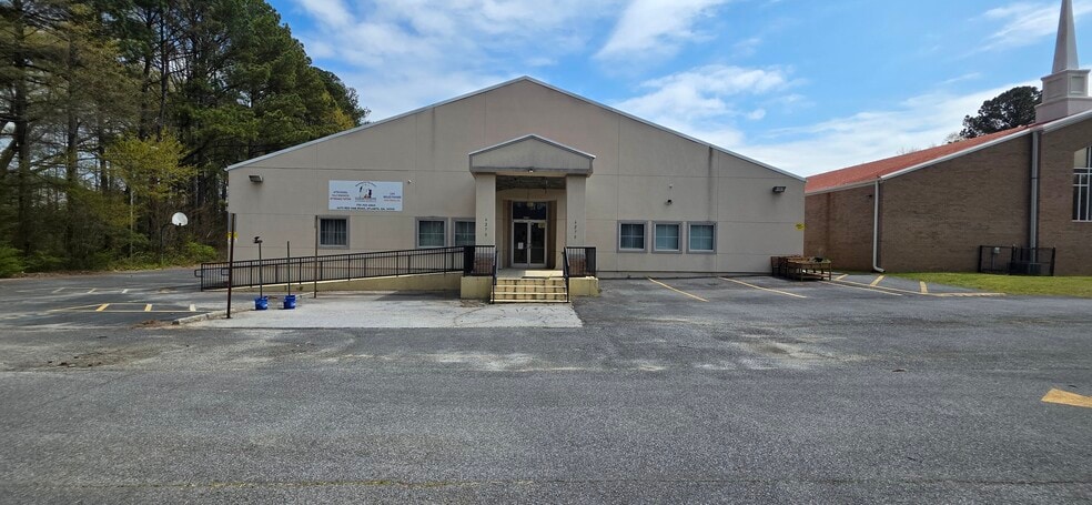 More Photos Of 6270 Red Oak Rd, Atlanta Religious Facility For Sale