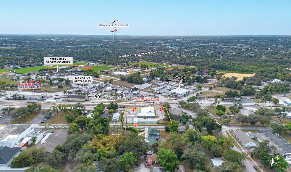 More Photos Of 3327 Railroad St, Fort Myers Warehouse For Sale