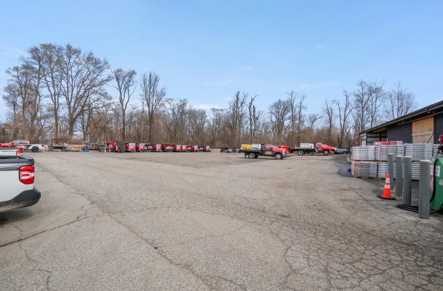More Photos Of 2727 E Michigan Ave, Ypsilanti Warehouse For Sale