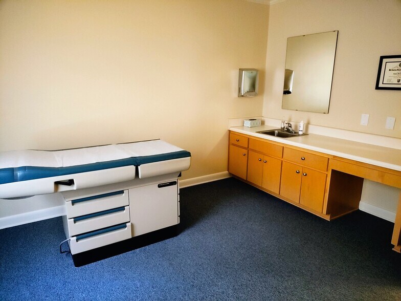 More Photos Of 516 Beaumont Rd, Fayetteville Medical For Lease