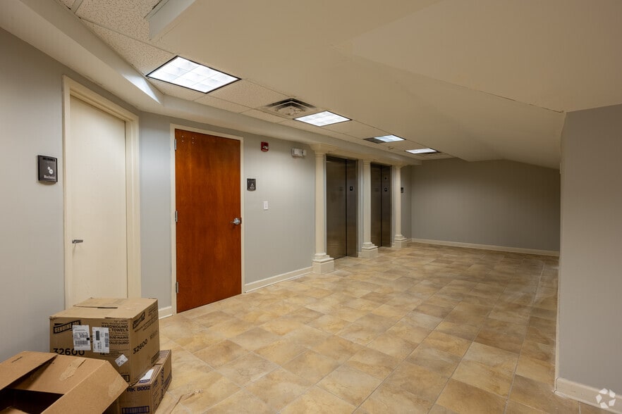 More Photos Of 597 Old Mount Holly Rd, Goose Creek Coworking Space