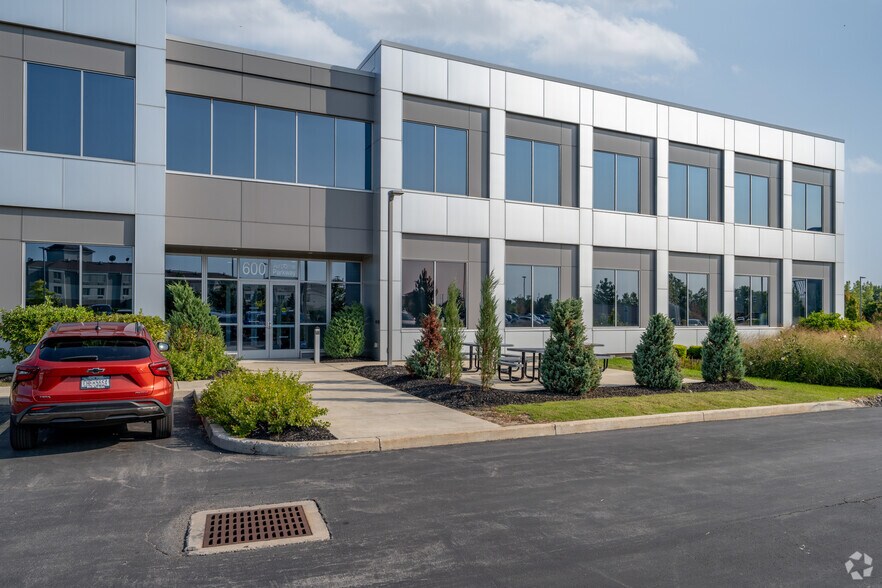 More Photos Of 600 Airborne Pky, Cheektowaga Unknown For Lease